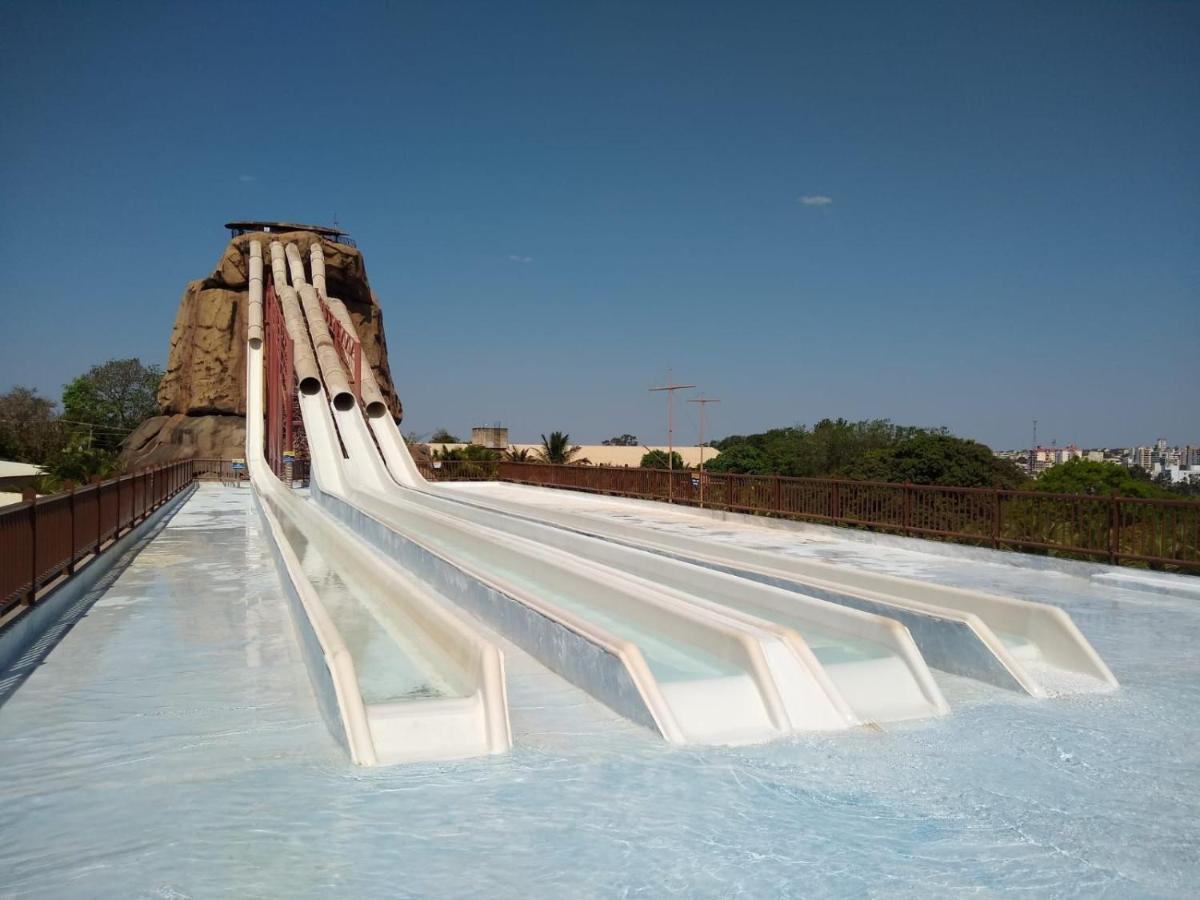 Villa Di Roma Piazza - JC TEMPORADA Caldas Novas Esterno foto