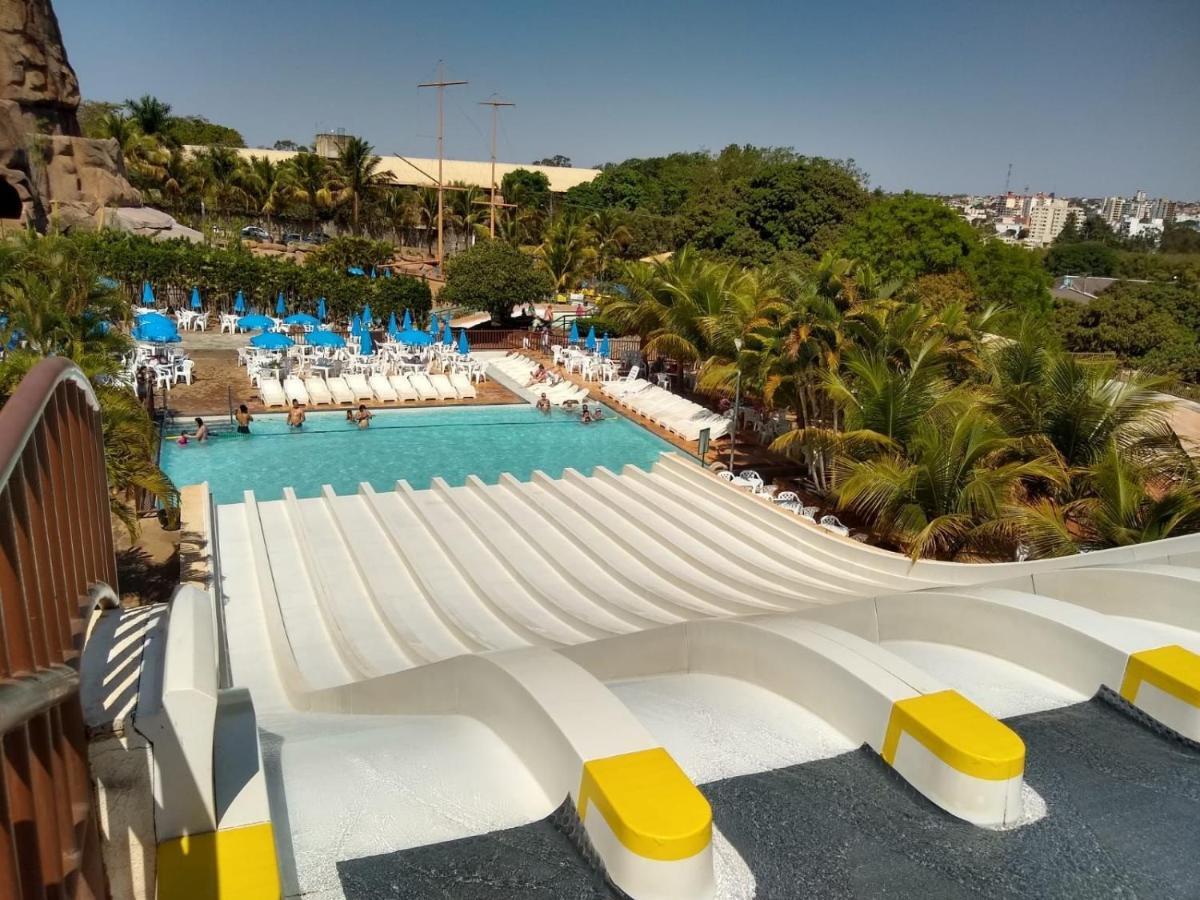 Villa Di Roma Piazza - JC TEMPORADA Caldas Novas Esterno foto